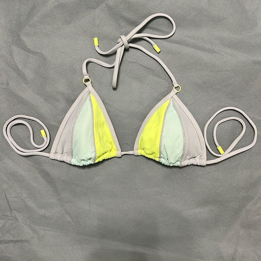 Victoria’s Secret. Green and Gray Triangle Swim Top. Size Small.